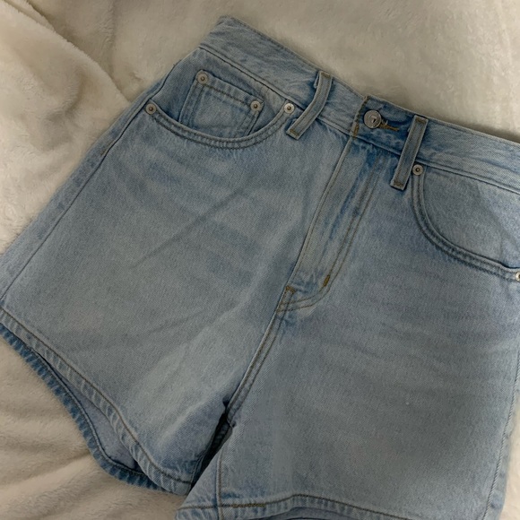 Levis High Loose Shorts - Picture 2 of 2